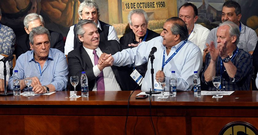 Cortocircuito con Fernández: Daer presentó un amparo para que los trabajadores de sanidad no paguen boleto