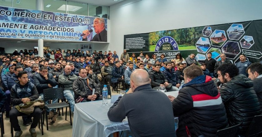 Empresarios se niegan a actualizar los salarios y los químicos paralizarán una actividad esencial