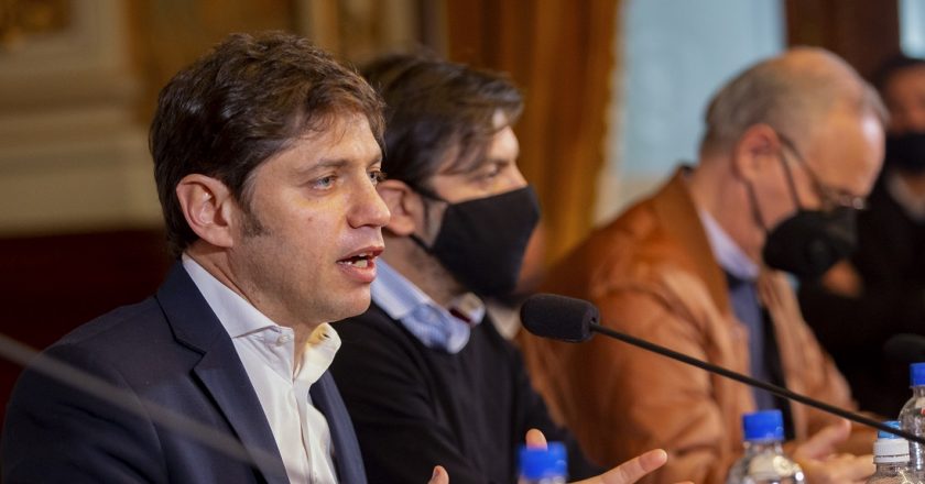 Los médicos catalogaron de «histórica» la decisión de Kicillof de «desprecarizar» a los trabajadores de la salud