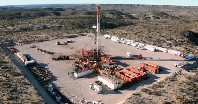 Petroleros hacen testeos preventivos para evitar que la Tercera Ola paralice Vaca Muerta