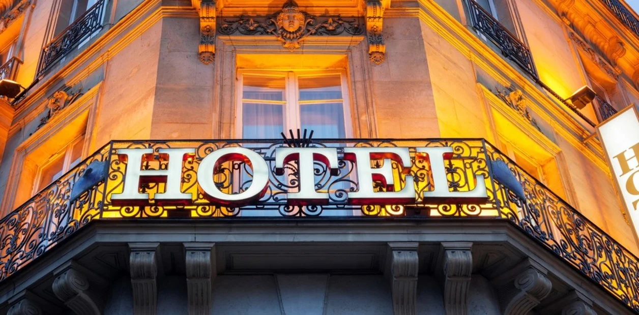 Se perdieron casi 47 mil empleos en hoteles y restaurantes y proyectan la destrucción de 120 mil puestos de trabajo en el sector