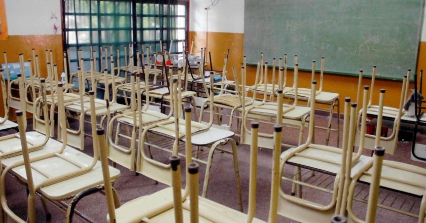 Los docentes advierten que necesitan una recomposición salarial para volver a las aulas