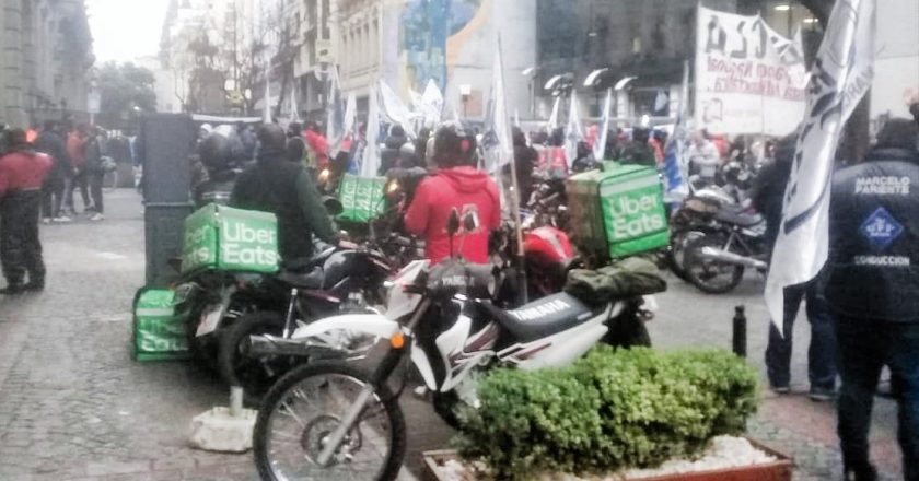 Con la Legislatura vallada, Larreta busca una ley para regular las apps que es rechazada por los repartidores