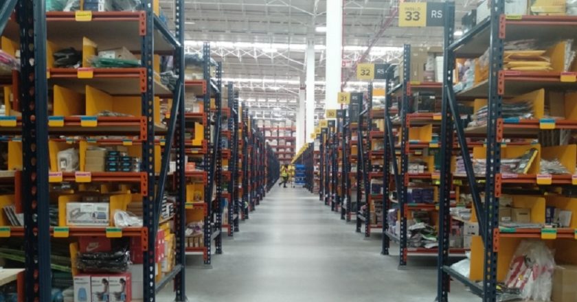 Cumbre entre Moyano y Mercado Libre define el futuro del conflicto y la entrega de paquetes