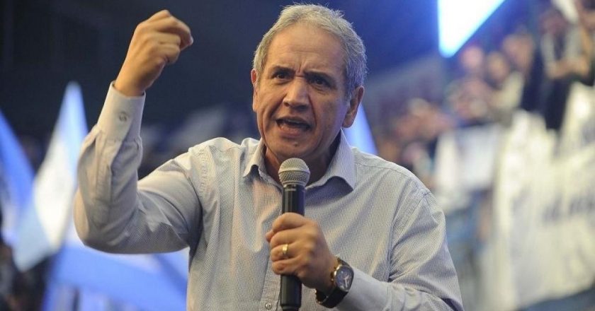 «Creo que las grandes fortunas deberían pagar un tributo como en todo el mundo»