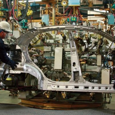 Crisis en la industria autopartista: advierten sobre pérdida de empleos y reclaman medidas para evitar convertir fábricas en «parri-pollos»