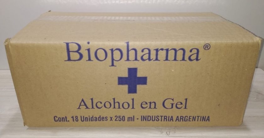 En casa de herrero: piden que cierre por positivos de Covid-19 una fábrica de alcohol en gel