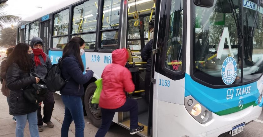Con rompehuelgas Córdoba busca debilitar a los choferes que siguen de paro