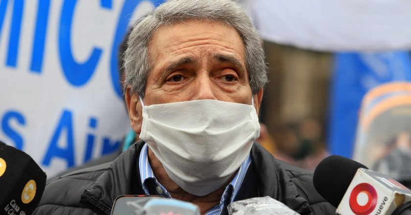 «Acá parece que si no sos infectólogo, la opinión tuya no vale nada»