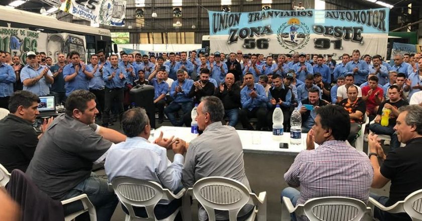 La oposición vuelve a movilizar y avisa: «Roberto Fernández no puede seguir conduciendo la UTA»