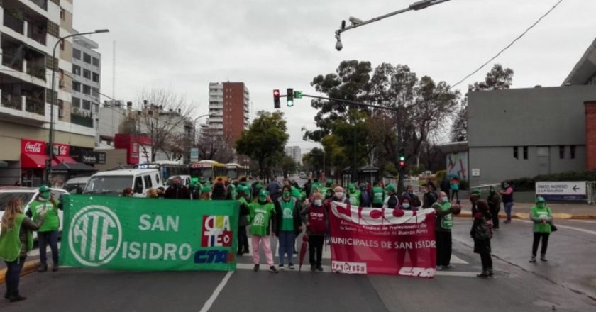 En el pico de contagios, denuncian despidos de personal de la Salud en San Isidro