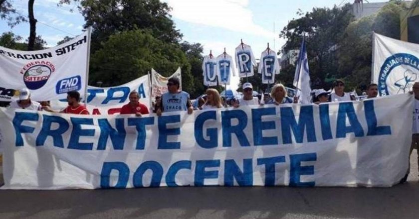 Los docentes le piden a Capitanich que pague las paritarias y van a un paro de 5 días