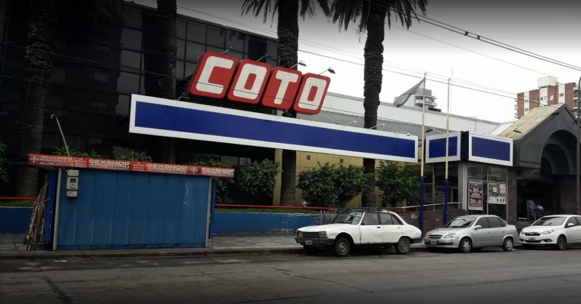 Falleció un trabajador por Covid-19 y sus compañeros responsabilizan a COTO: «nos están matando»
