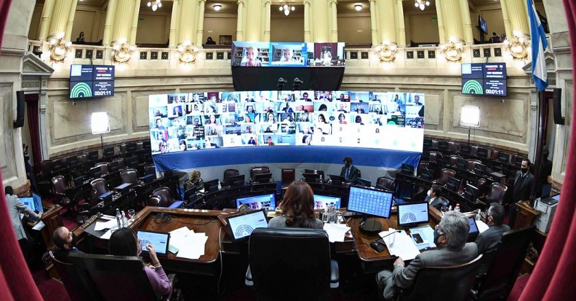 El oficialismo aprobó la Ley que regula el Teletrabajo