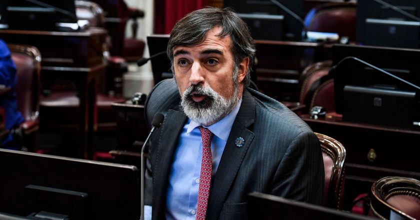 Bullrich propuso bajar el sueldo de los estatales y desde ATE le contestaron: «Es un cheto y caradura»