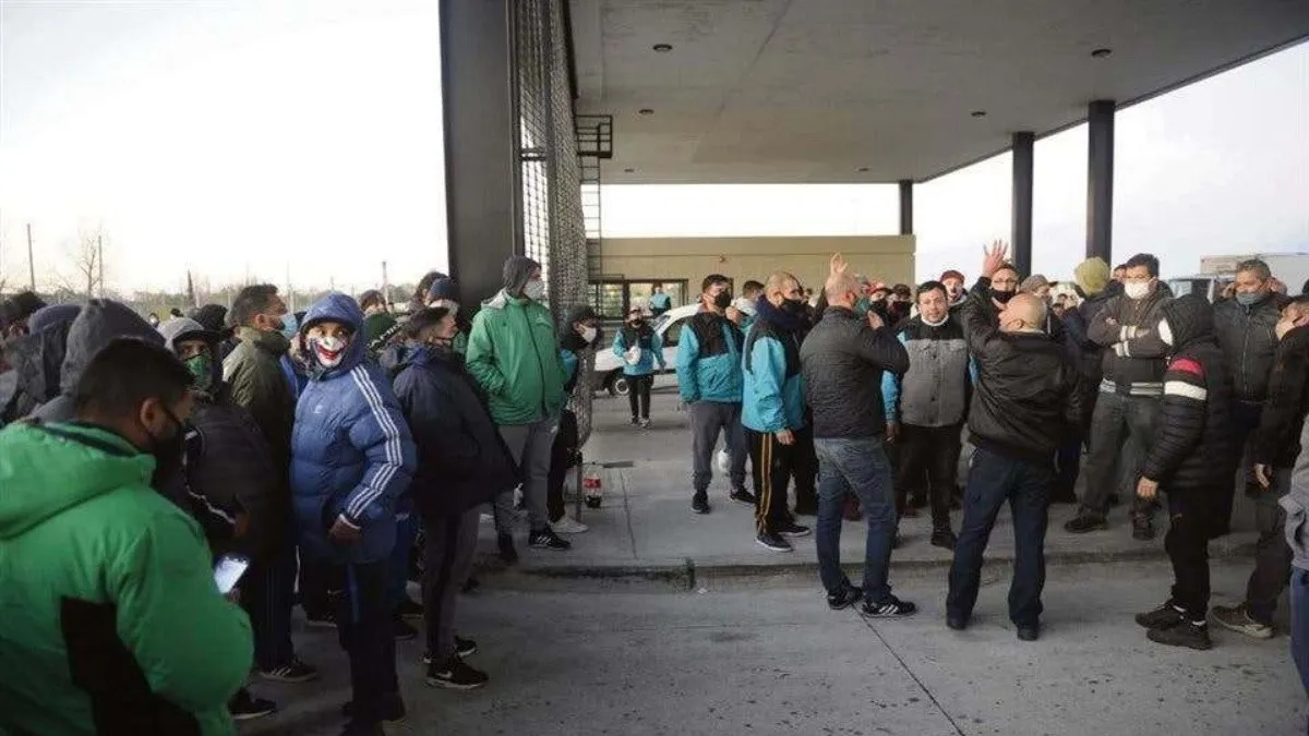 La CGT respaldó a Vila en el conflicto por el encuadre en Mercado Libre y se agiganta la grieta con Moyano