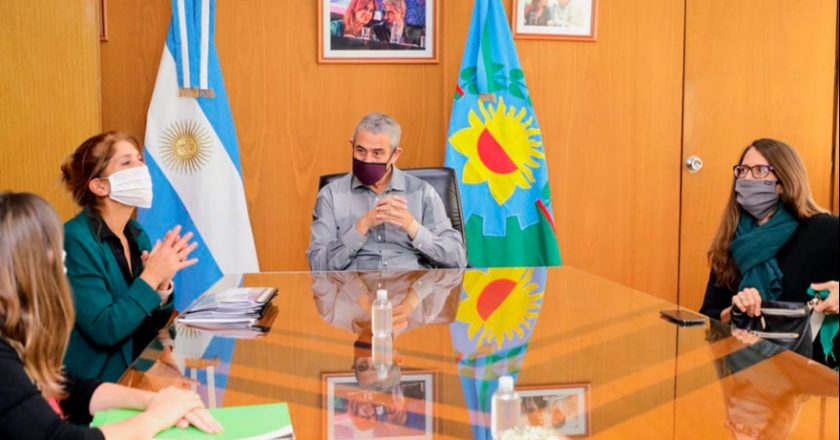 Docentes de artística denuncian que hace 5 meses que Ferraresi no les paga