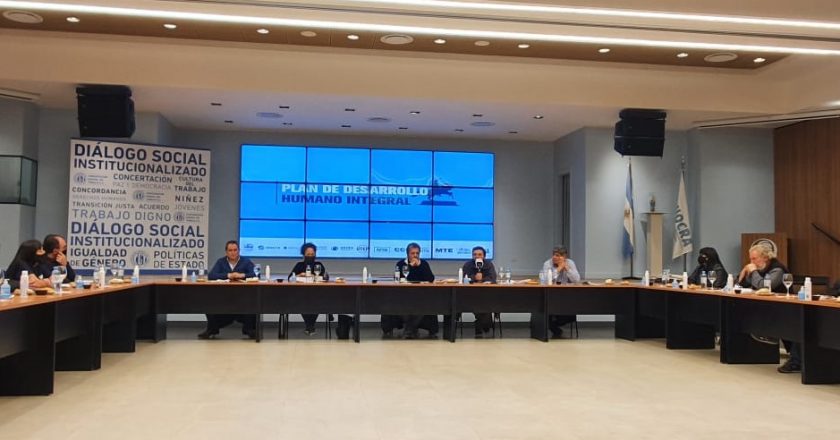 Tras presentar su programa para crear 4 millones de empleos, Grabois le pide un «mini Plan Quinquenal» a Fernández