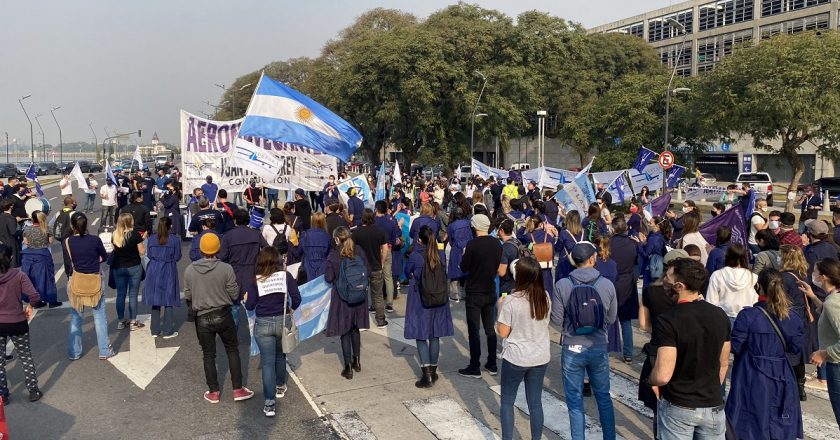 Protestas y caravanas de los trabajadores de LATAM en defensa de los más de 1.700 empleos