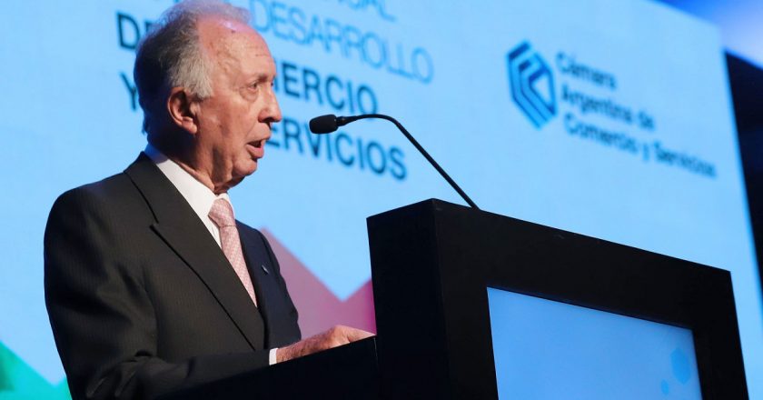 Banco de horas y vacaciones flexibles, la reforma laboral por la que presiona la Cámara de Comercio