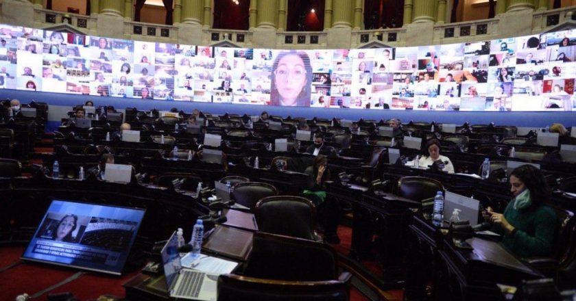 Fernández promulgó la Ley de Teletrabajo y comenzará a regir 90 días después del aislamiento