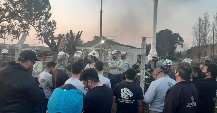 La UOM retuvo a dos directivos de Techint con un bloqueo contra despidos en Villa Constitución