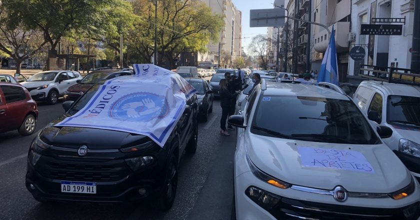 Marcharon los médicos cordobeses para pedir mejoras salariales