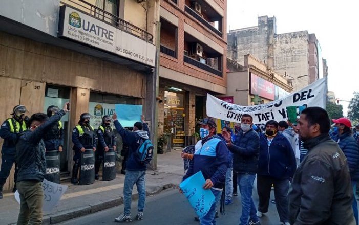 Tucumán: Peones rurales furiosos con la conducción de «Remache» Ferreyra