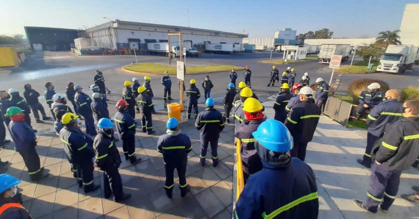 A pesar del virtual acuerdo salarial, lecheros profundizan el conflicto y acusan a las firmas de querer quebrar la obra social