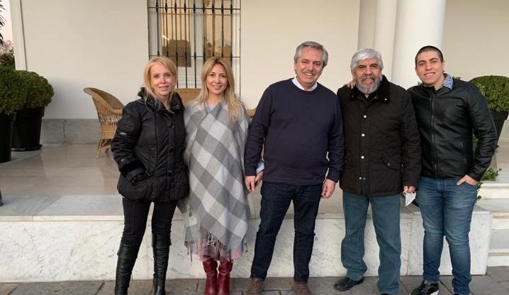 Cuestionamiento médico y denuncia contra Fernández y Moyano por la foto sin barbijos ni distancia social