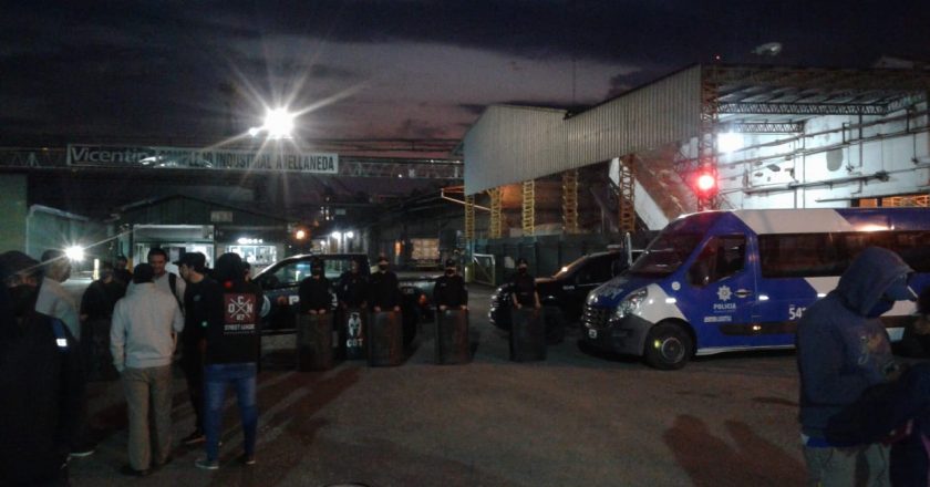 Crece el conflicto y los trabajadores de Algodonera Avellaneda ya bloquean dos plantas de Vicentin