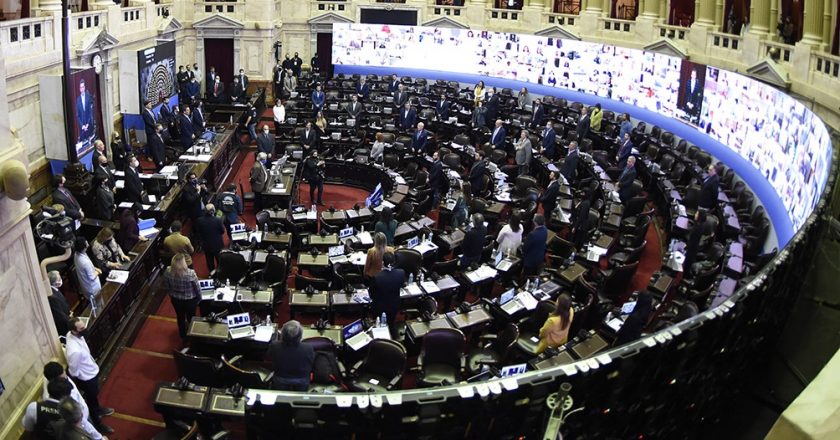 Trabajadores del Congreso se plantan frente a la idea JxC de sesionar de forma presencial en el pico de contagios