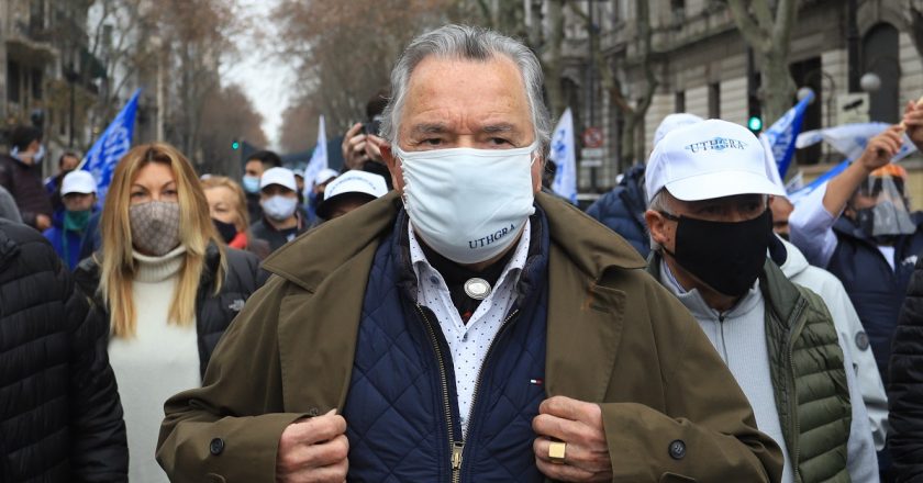 Otro millonario giro a las obras sociales que tiene a Barrionuevo como principal beneficiario