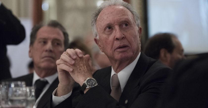 Banco de horas y eliminar la indemnización por despido, la reforma laboral que piden los empresarios