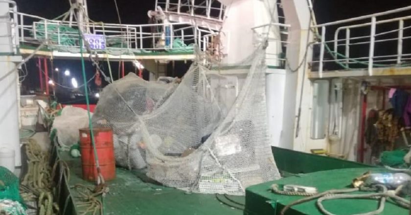 Cruce de versiones por el estado de salud de marítimos contagiados de Covid-19