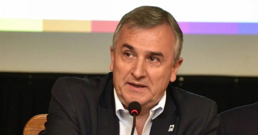 Morales tuvo que derogar su decreto que imponía multas de $1 millón y cárcel al personal de la salud