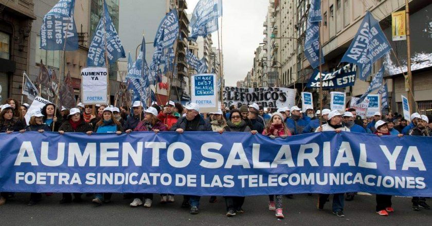 Todos los gremios de Telecomunicaciones convocaron para hoy un paro y movilización en todo el país en reclamo de un aumento por julio, agosto y septiembre del 34%