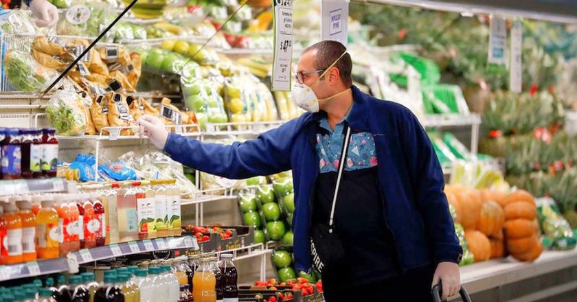 Carrefour comunicó 20 positivos en un día y se acerca a los 900 trabajadores contagiados