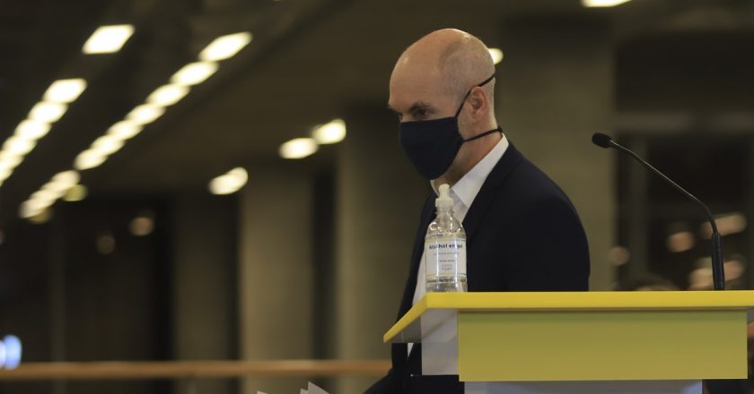 En el tiempo de descuento de su conducción, Genta firmó con Larreta un bono de 5 mil pesos