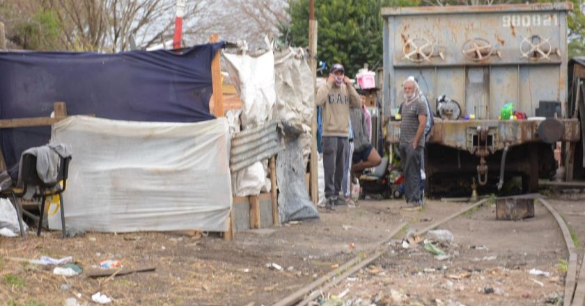 Desalojaron los terrenos ferroviarios ocupados en Victoria y Maturano levantó el paro en la línea Mitre