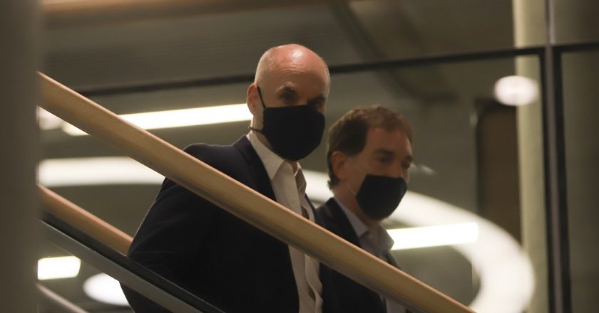 Trabajadores de la cultura piden a Larreta que deje de gastar millones en máquinas de snacks y ofrezca soluciones