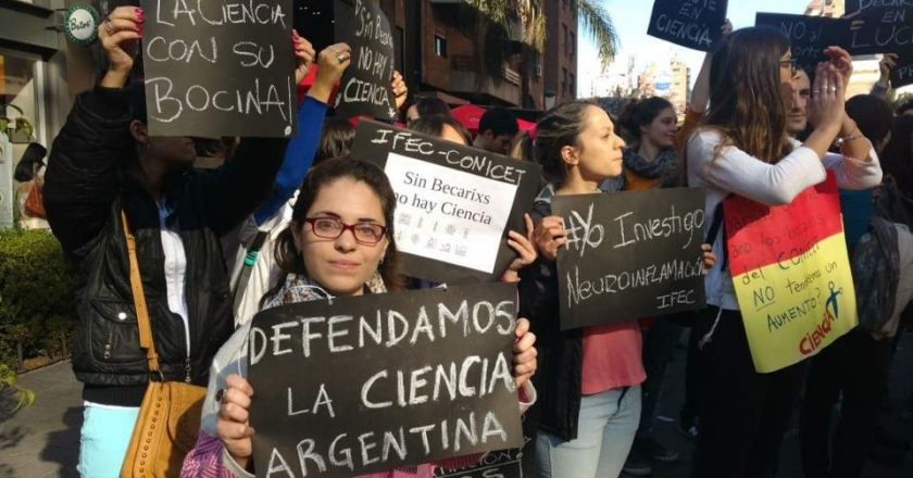 Científicos del Conicet inauguran las protestas contra Milei y marcharán este viernes «en defensa de la ciencia y la tecnología argentina»