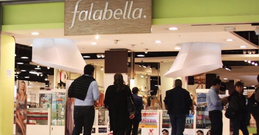 Empieza el ajuste en Falabella que avisa el cierre de 4 locales