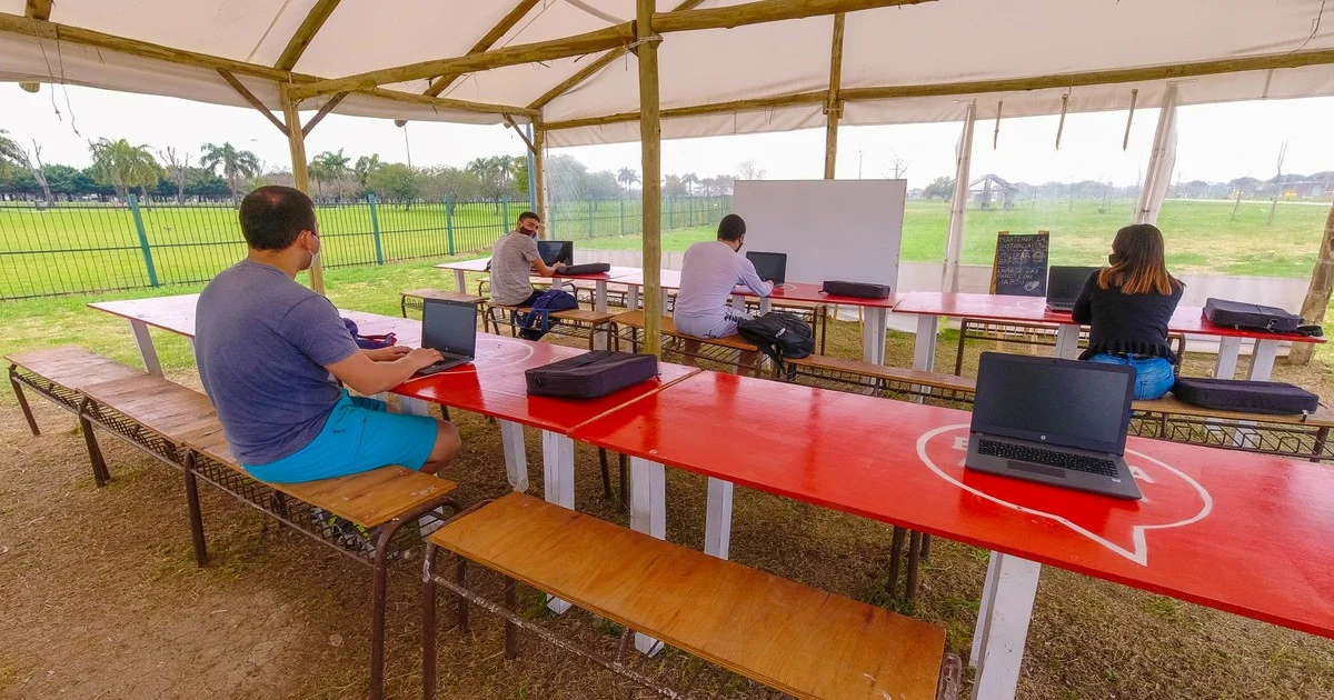 Larreta consiguió un gremio que apoyó su proyecto de dar clases en las plazas