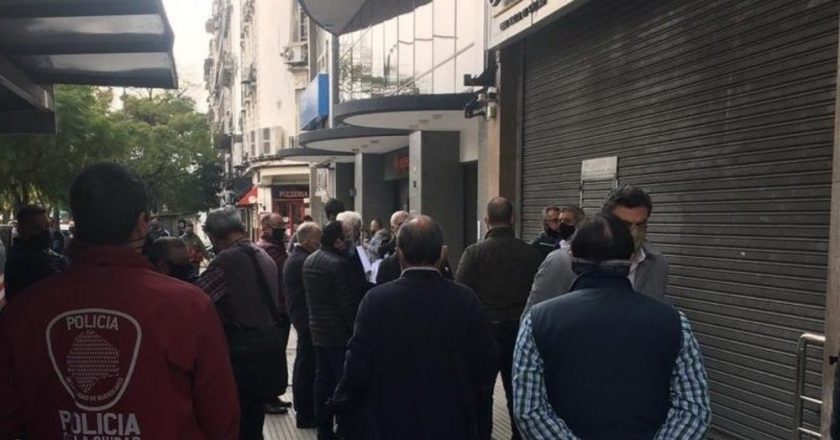 Mendez insiste en auditar la gestión y ahora Sola y Martínez lo quieren echar