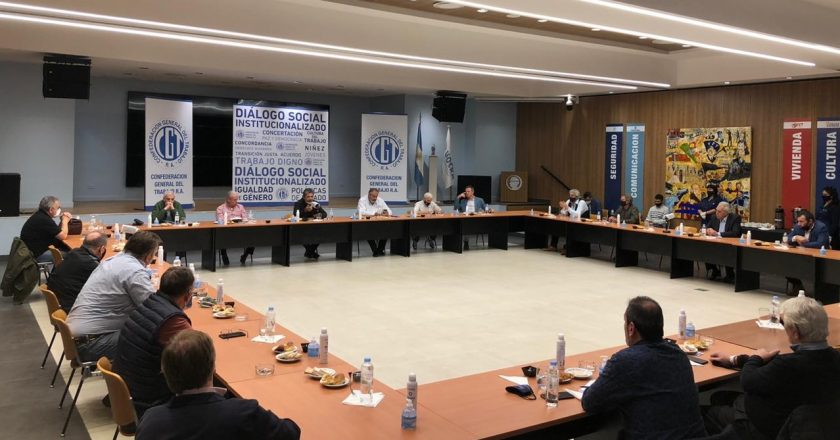 Alberto presencial, replicas virtuales y posibles convocatorias al aire libre, el 17 de octubre de la CGT