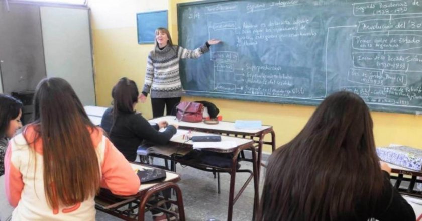 Docentes privados alertaron que la mayoría de escuelas no se adaptan al protocolo y carece de aula de auxilio