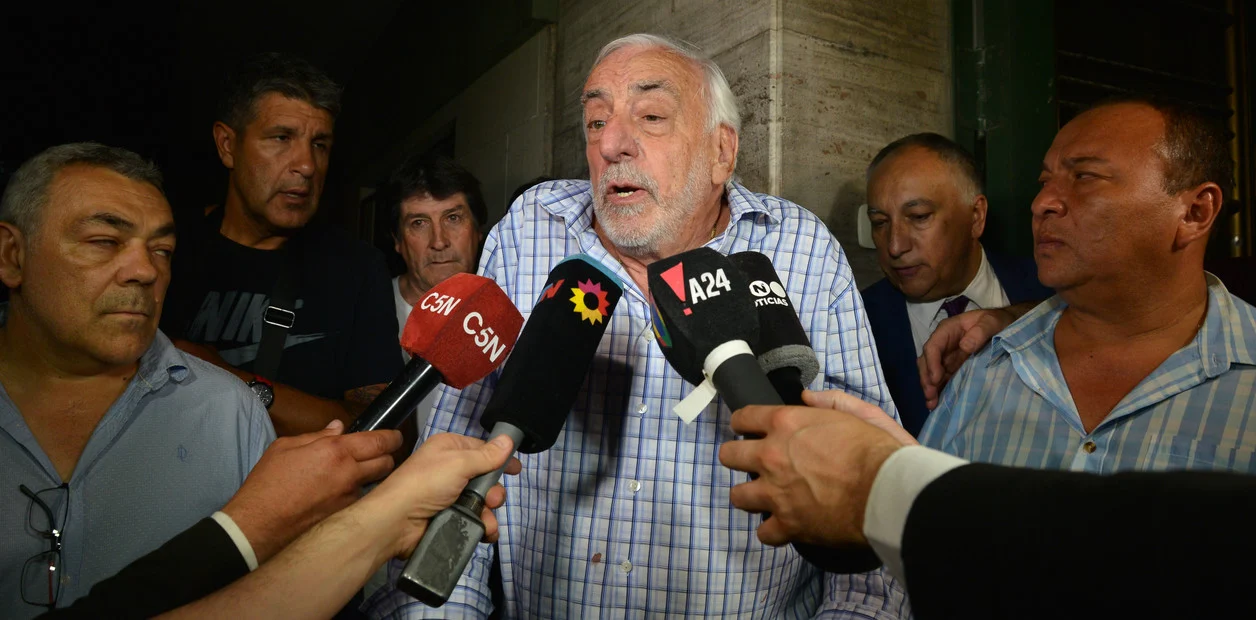 En la previa de la cumbre paritaria clave, la UTA insiste con la amenaza de una huelga de 48 horas en todo el país