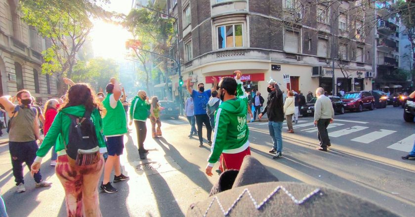 «Sólo hubo reacciones agresivas de los manifestantes convocados por Clarín»