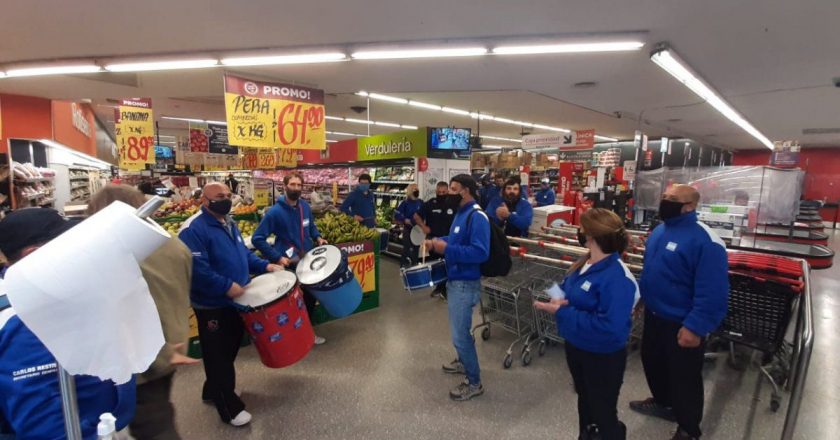 Bono supermercadista: las seccionales de Comercio llevan el conflicto a las sucursales